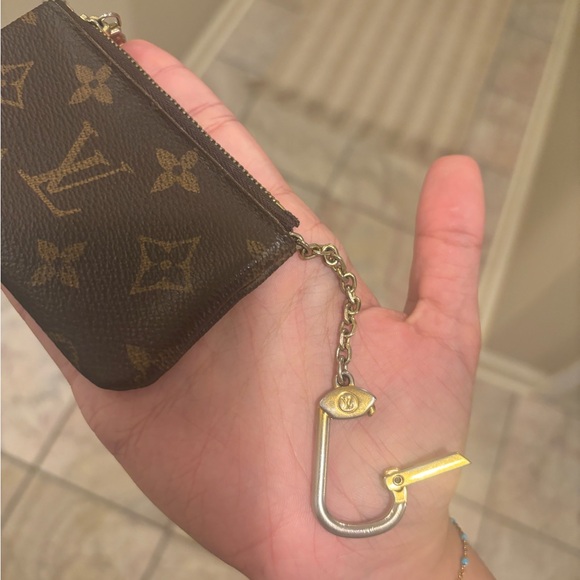 Louis VUTTON key pouch - Picture 5 of 9
